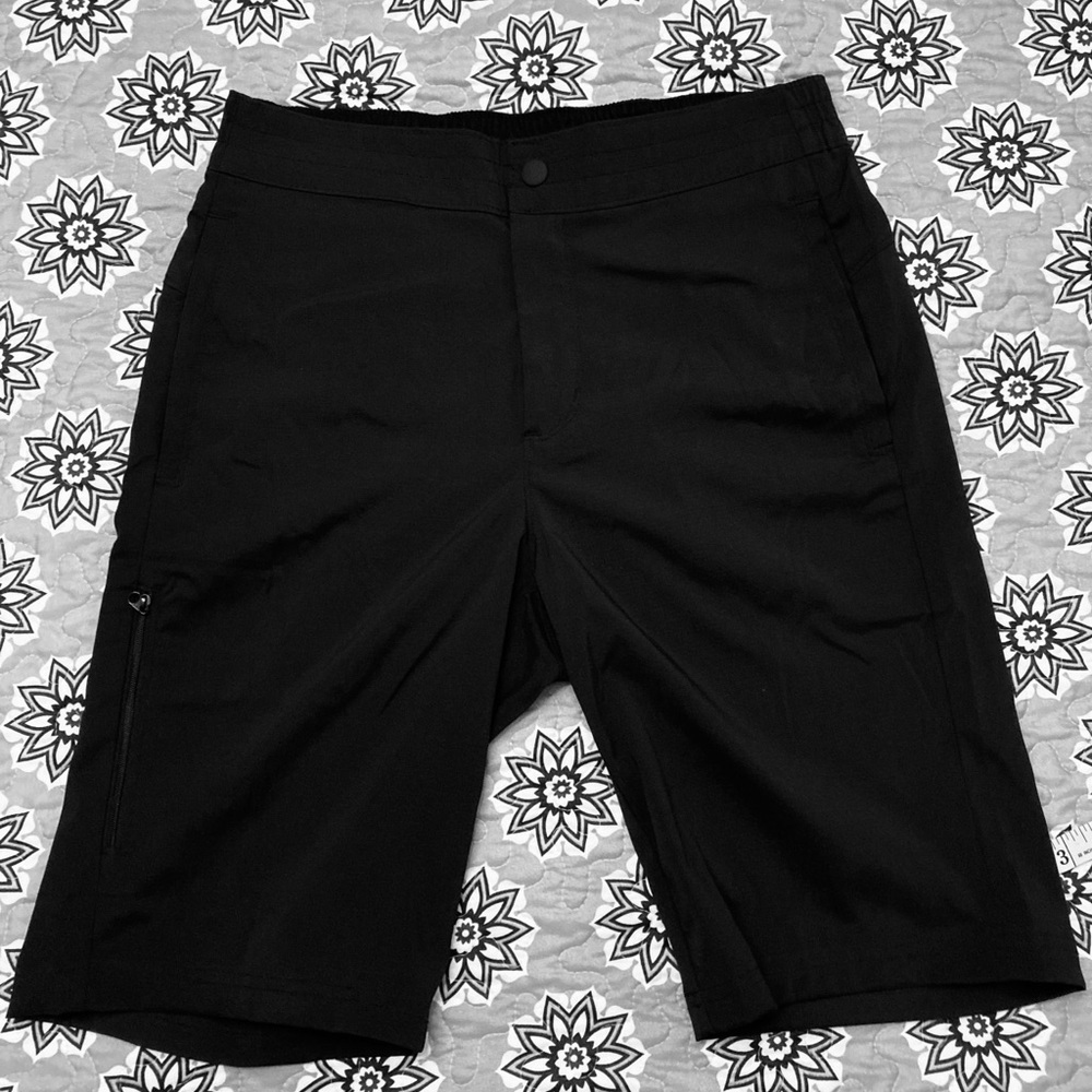 Men’s Columbia lightweight shorts
